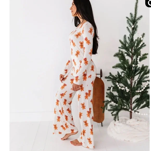 NWOT Mickey Magical Gingerbread | Women’s PJ PANTS and TOP SET SIZE LARGE - Picture 2 of 15